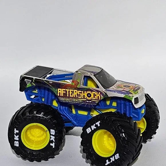 Lot of  Preowned  MONSTER TRUCKS. Backwards ROB, AfterShock, Bigfoot, Sunuva Dig - Picture 9 of 12